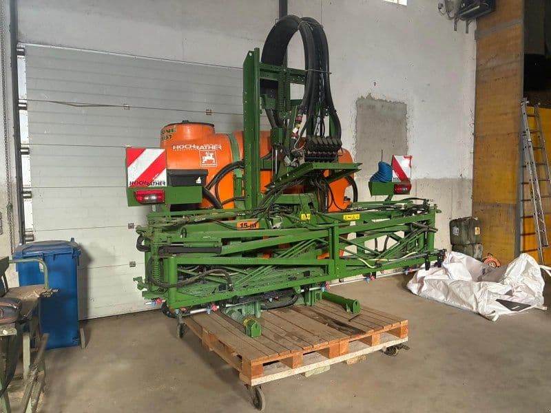 Amazone UF 901 mit 15m Spritzgestänge