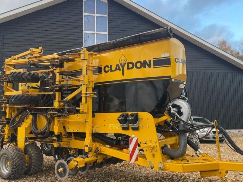 Claydon Hybrid T6 Strip Till