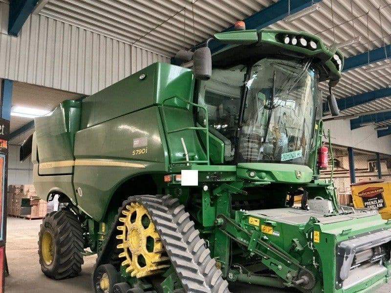 John Deere S790