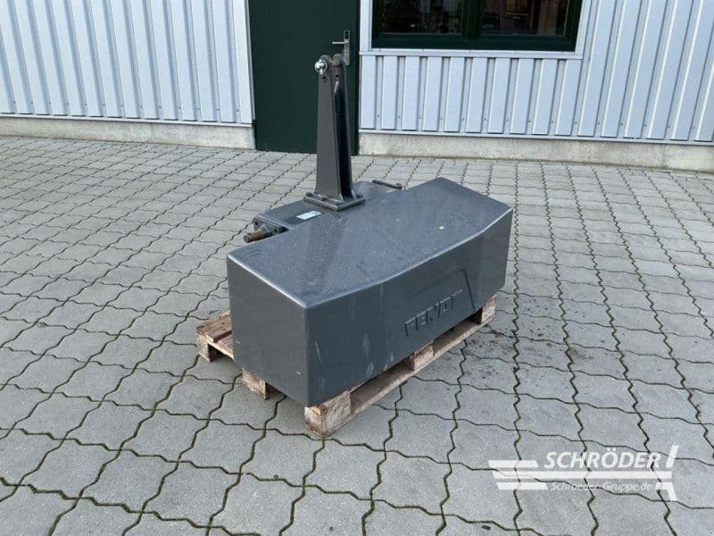 Fendt 2500 KG GEWICHT