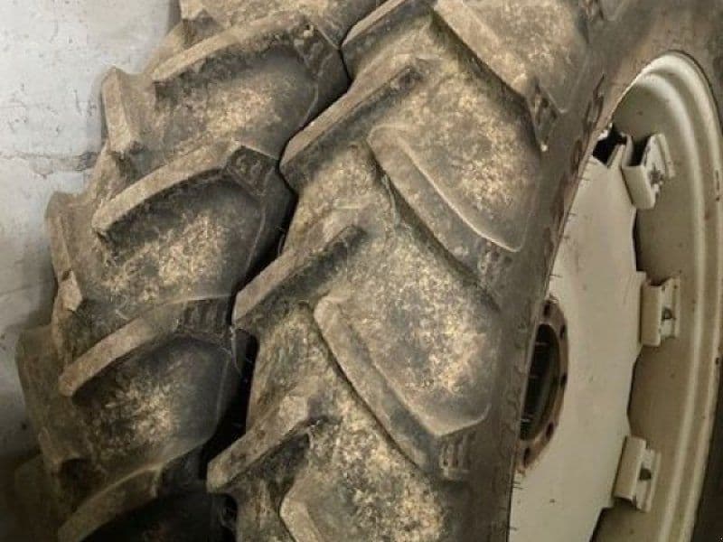 Firestone 270/95 R44+ 250/85 R28