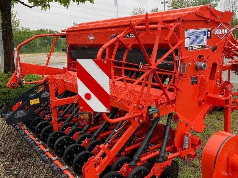 Kuhn Integra 3003