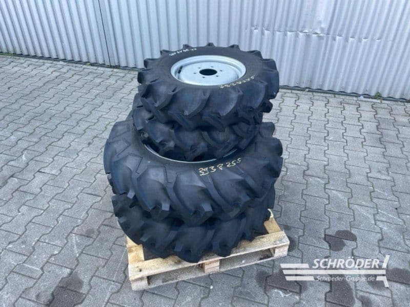 Massey Ferguson BRIDGESTONE 9.5-18 + 6.00-12