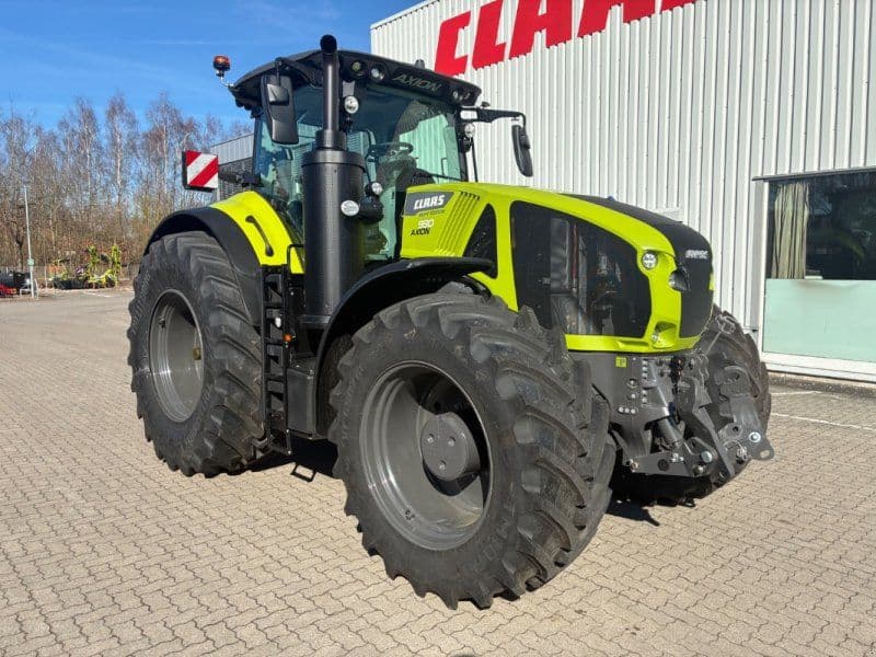 Claas AXION 930 CMATIC Night Edition