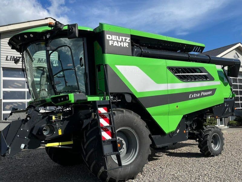 Deutz-Fahr C7206 With 24feed 7.2m header. New and un  together
