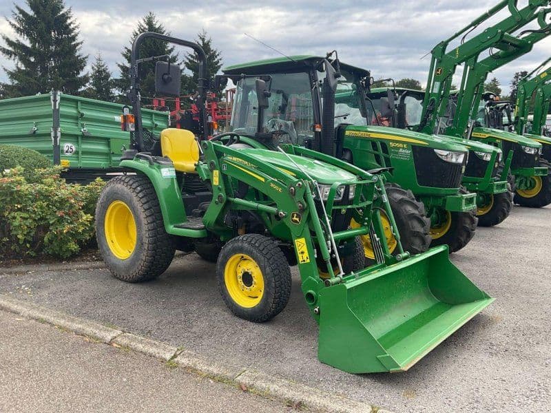 John Deere 3038 E