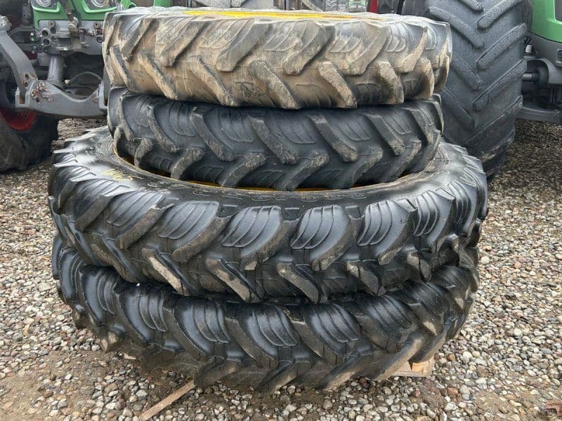 Taurus 300/95R46 +270/95R32 stilbare fælge uds. nav