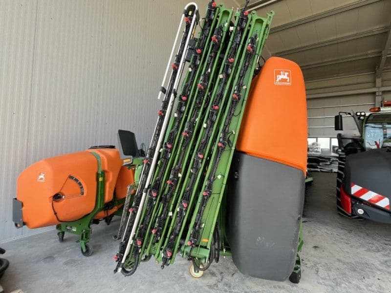 Amazone UF 2002 mit FT 1502 Fronttank, 2.000 L + 1.500 L / 30 m, Section