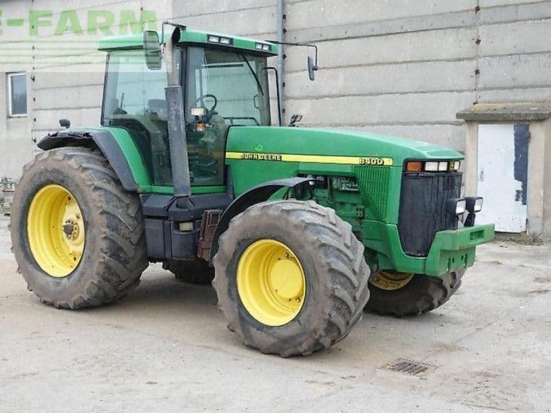 John Deere 8400