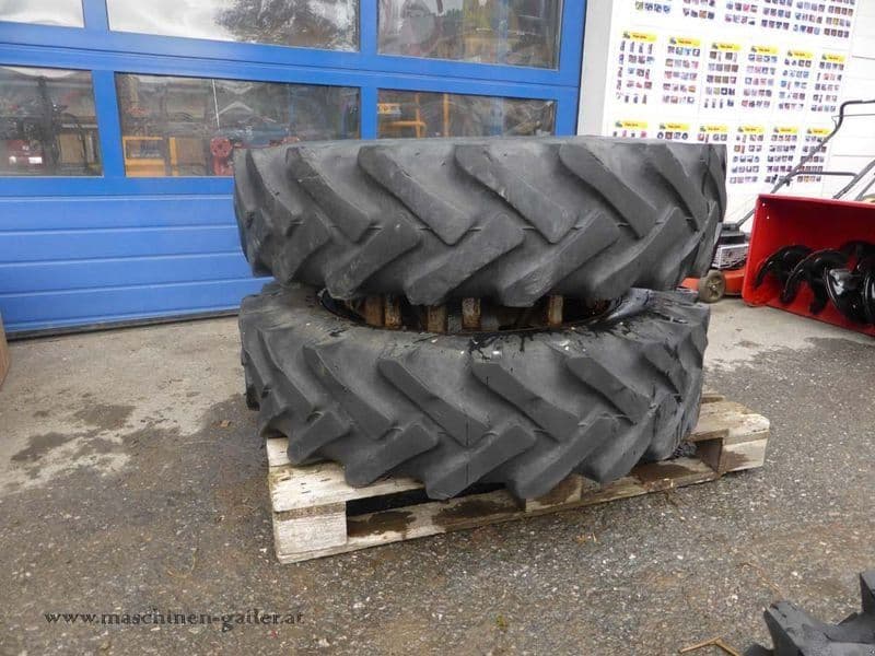 Semperit Zwillingsräder 12.4/11-28 AS