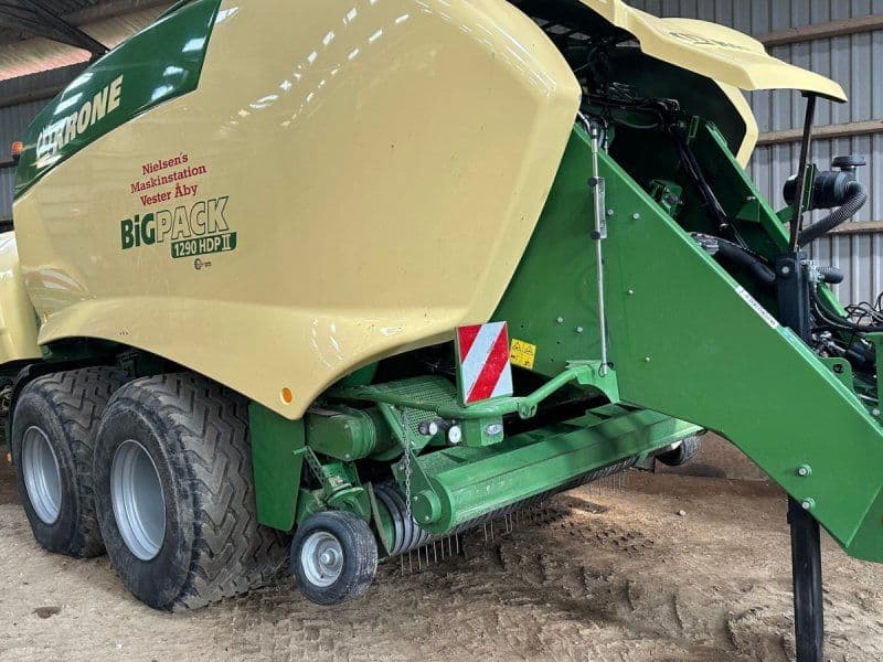 Krone Big Pack 1290 HDP II m/ Collect 1230 ballesamlervogn