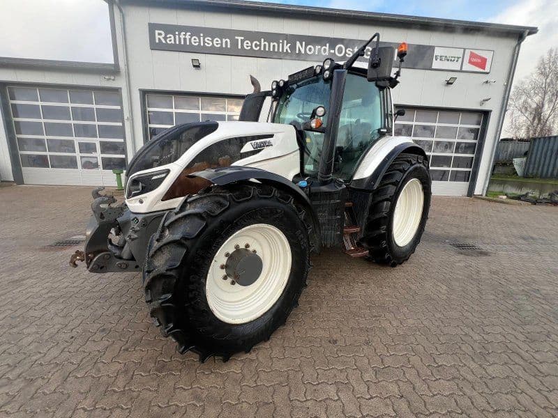 Valtra T214