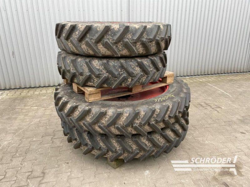Fendt 2X 270/95 R32 / 2X 320/90 R46 BKT