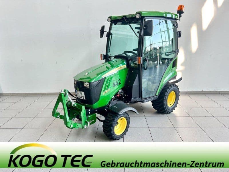 John Deere 1026R