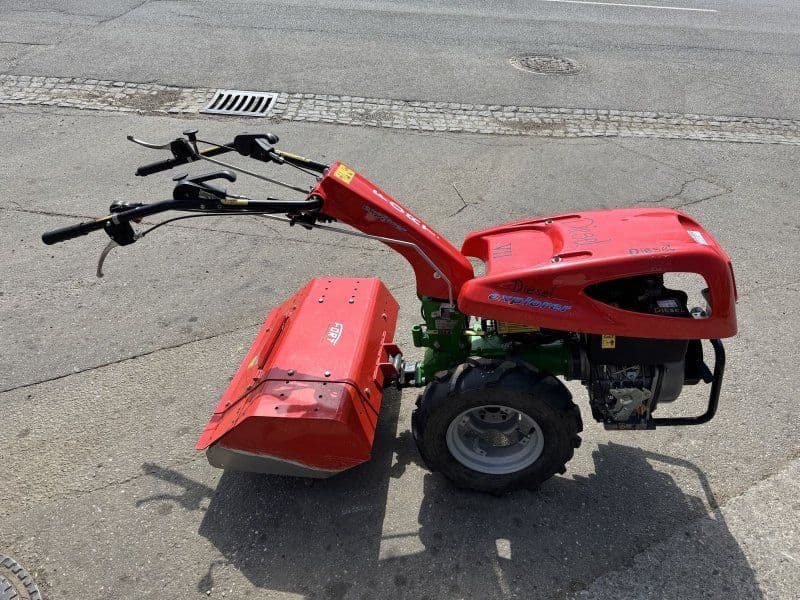 Fort & Pegoraro Explorer