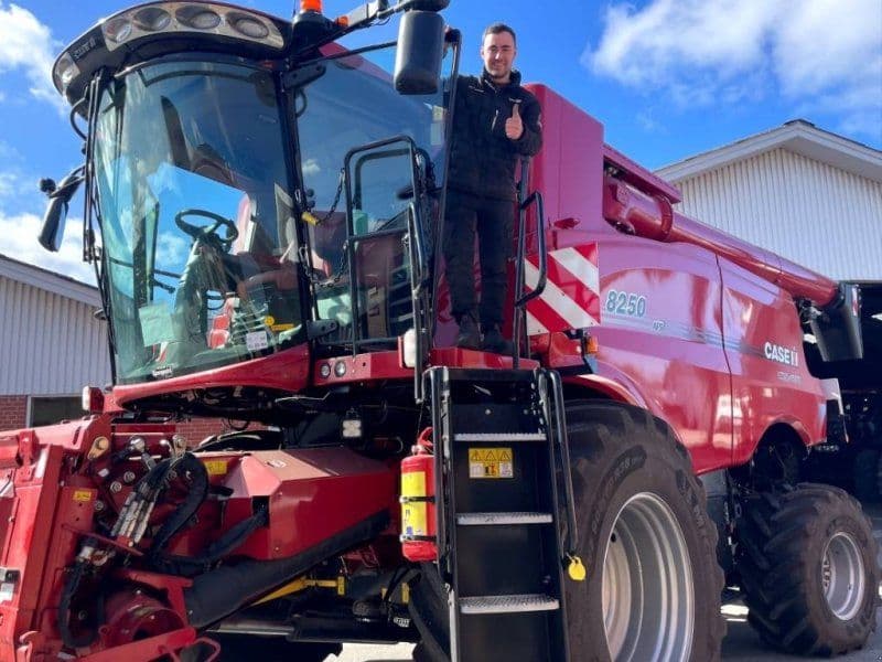 Case IH Axial Flow 8250