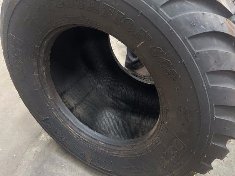 BKT 700/40R22,5