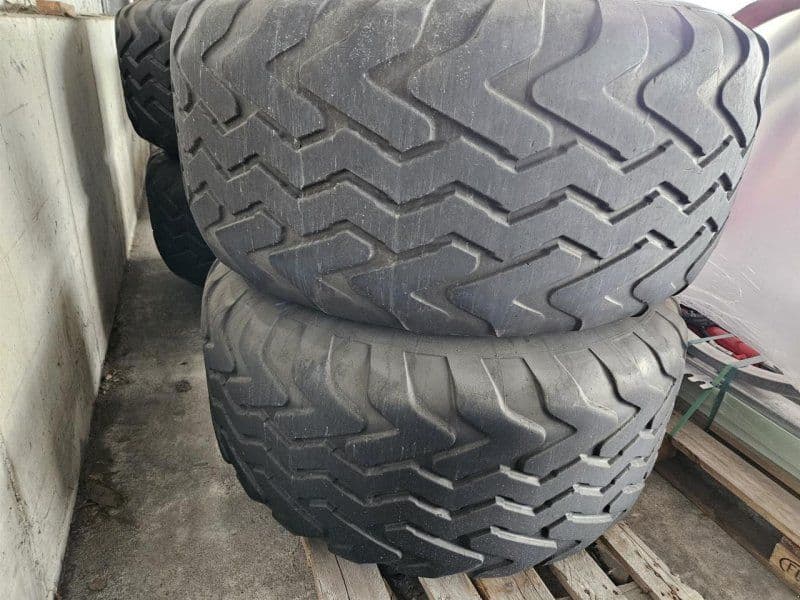 Vredestein 560/60R22.5