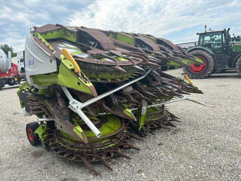 Claas Orbis 900 AC 3T mit integriertem Fahrwerk