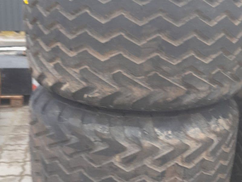 Vredestein 800/45 R26.5