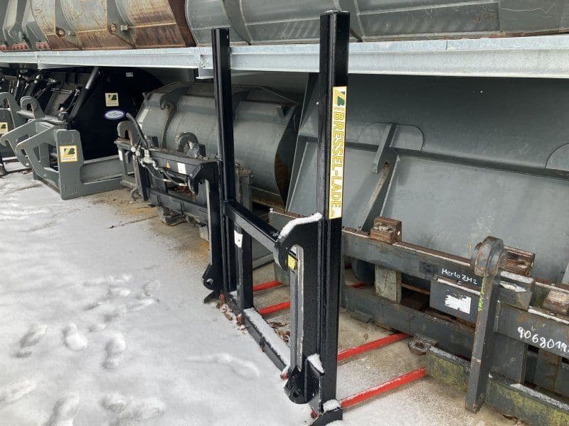 Bressel & Lade Ballenspieß mit JCB Aufnahme