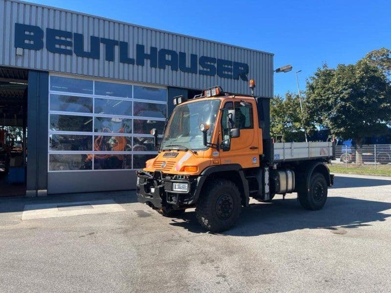 Mercedes-Benz Unimog U 400 6 Zylinder