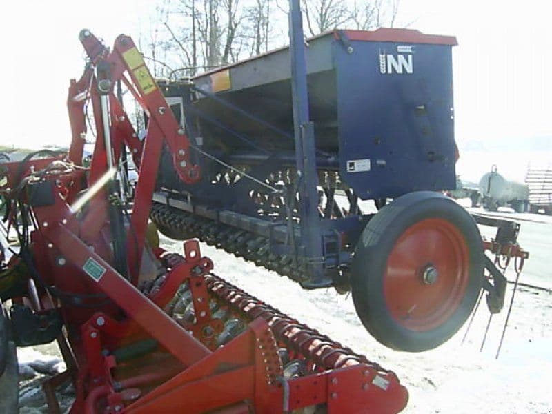 Nordsten CLG 3m mit Elektr. Fahrgasse u. Saatstriegel