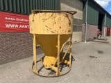 Betonstortkubel staand rond onderlosser - Afbeelding 3