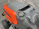 Husqvarna TC 220T  Entleerungshilfe am Korb - Afbeelding 2