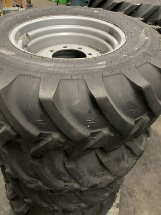 400/80-24 Mitas banden, gebruikt