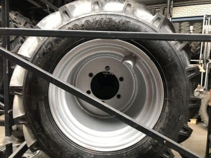 19.0 /45-17 op 6 gaats velg, nieuw