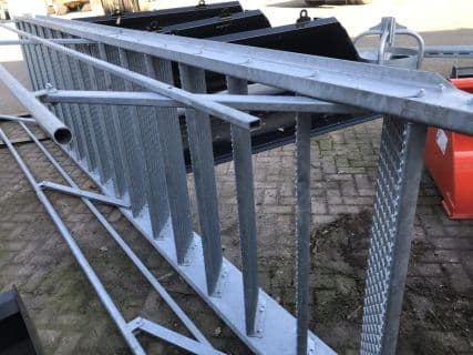 Trap, 16 treden, nieuw