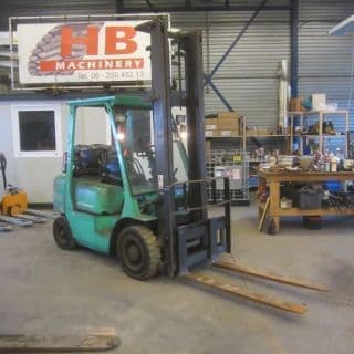 Mitsubishi FG25, heftruck LPG-gas, duplomast, side shift.