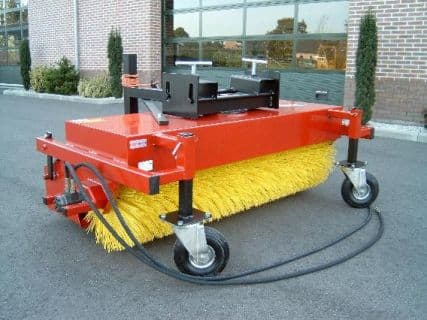 Heftruck/shovel veegmachine