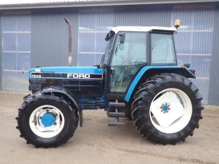 New Holland 7840