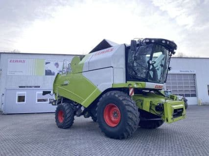 Claas MÄHDRESCHER TUCANO 320