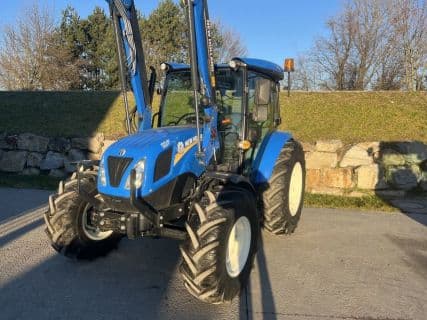 New Holland T 4.75 mit Frontlader