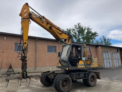 JCB JS 130 W Mobilbagger + Zubehör