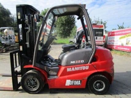 Manitou MI25D Tripl-Freihub 4,7m + Seitenschieber