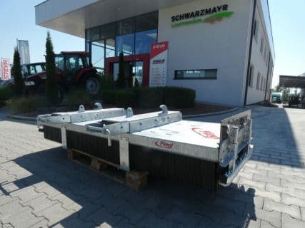 Fliegl AgroCenter Kehrbesen Löwe 250