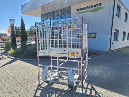 Fliegl AgroCenter Arbeitsbühne hoch