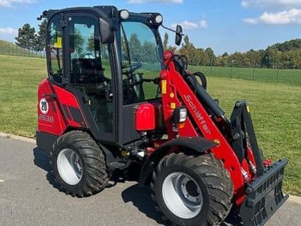 Schäffer 2630 mit Kabine