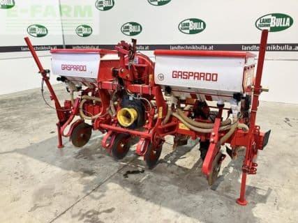 Gehl sp mit düngerstreuer