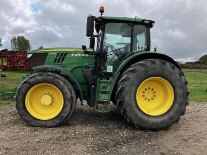 John Deere 6215R