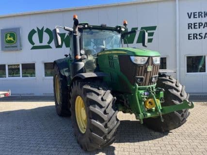 John Deere 6215R