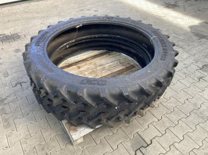 BKT 270/95R46