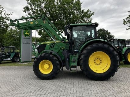 John Deere 6215R