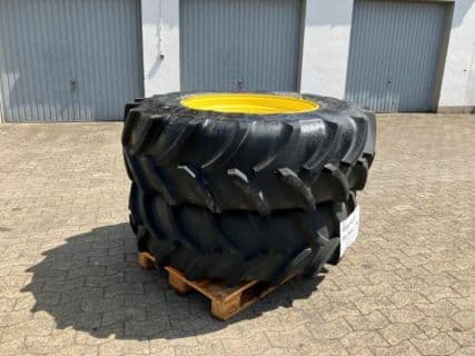 Vredestein 420/85R30