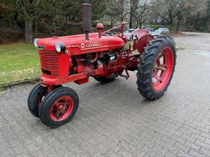 Case IH FARMALL MC CORMICK H
