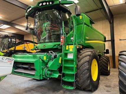 John Deere T 660i
